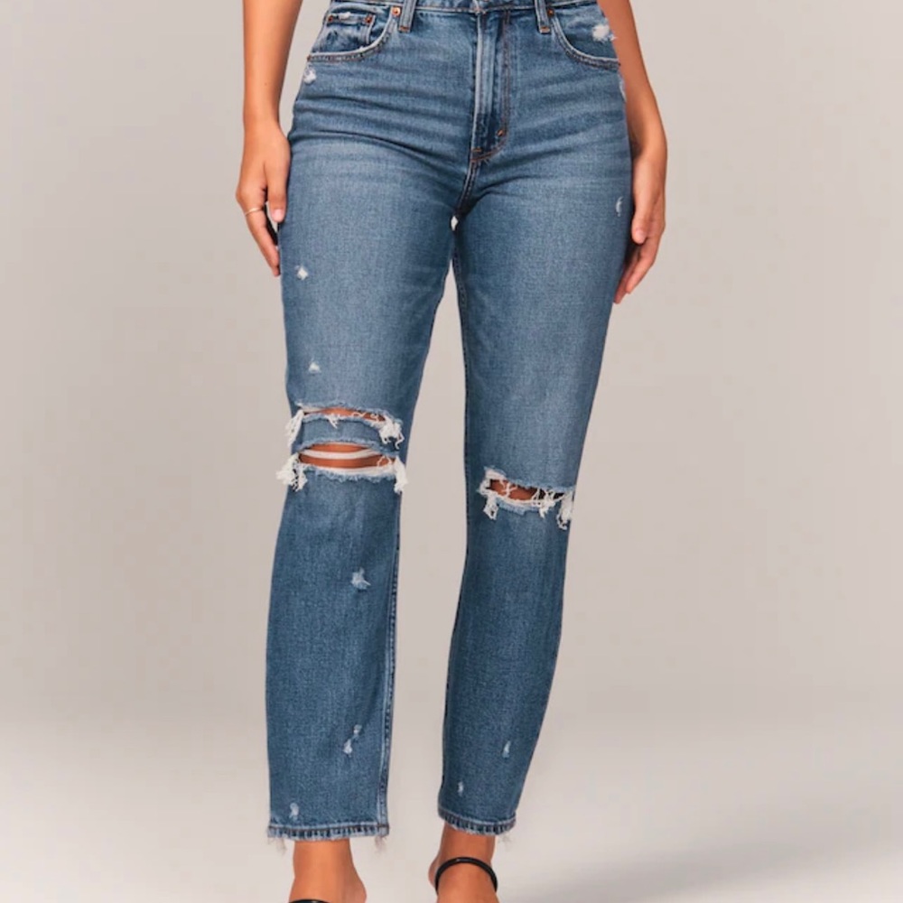 Brand NWT Abercrombie & Fitch high rise mom jeans